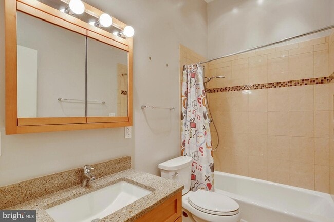 Building Photo - 9801 Clydesdale St