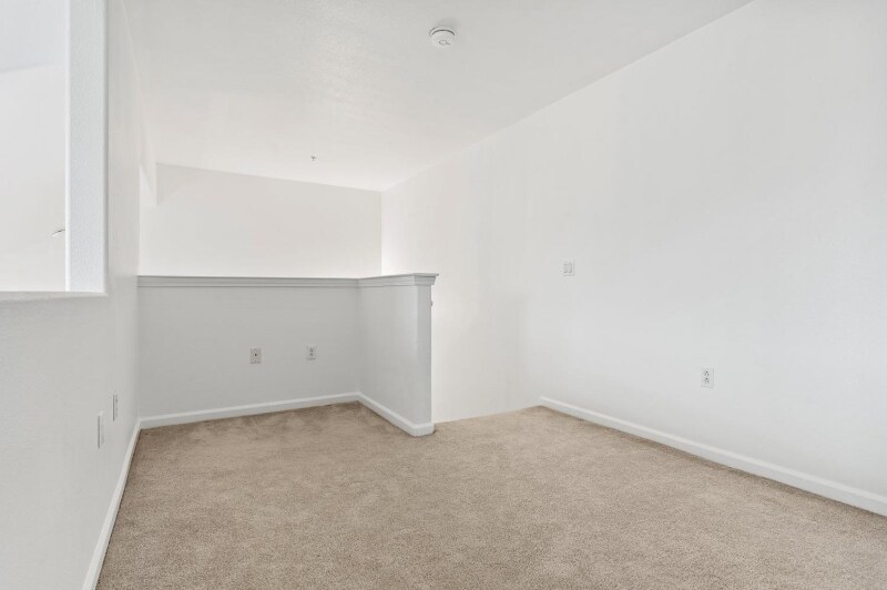 Building Photo - 5350 Dunlay Dr