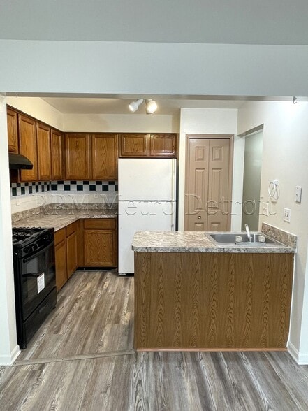 Building Photo - 4048 Heatherwood Ct