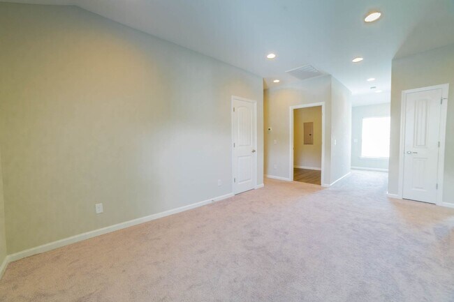 Building Photo - Available Now! ?? ?? ??!