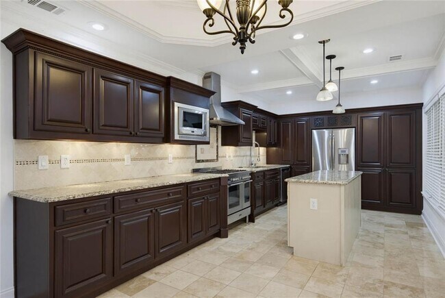 Building Photo - 735 Westwind Ln