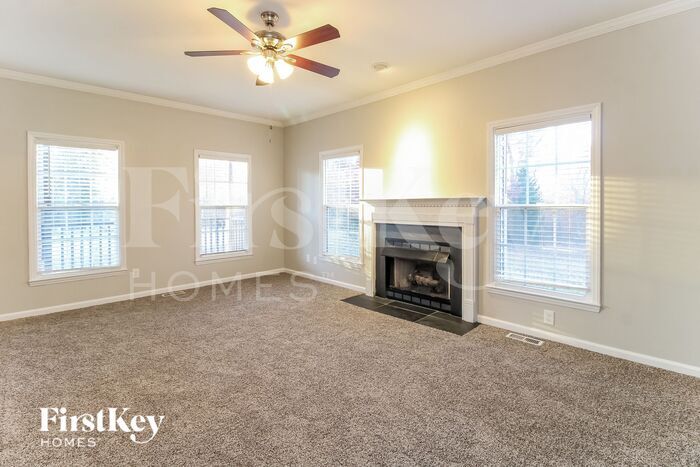 Building Photo - 2808 Lake Hill Ct