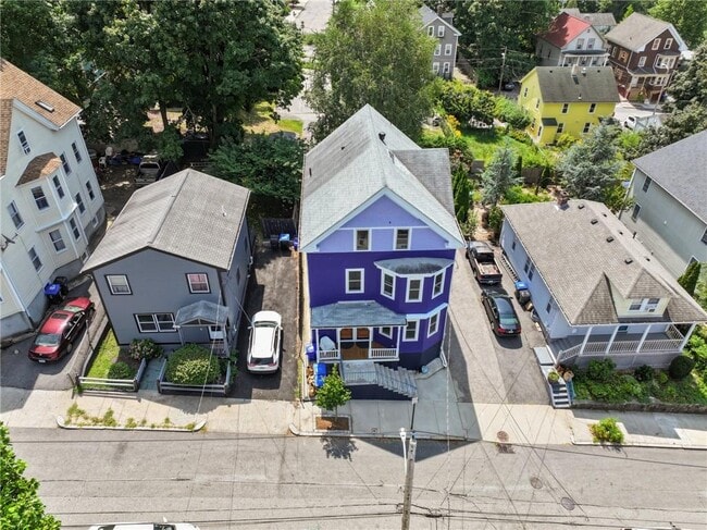 Building Photo - 37 Evergreen St