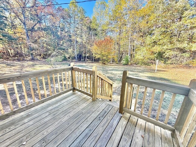 Building Photo - Updated 2-bedroom home close to Farmville