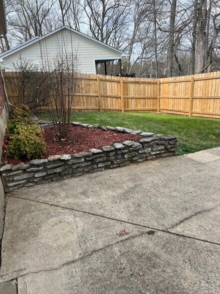 Building Photo - 8005 Casualwood Ct