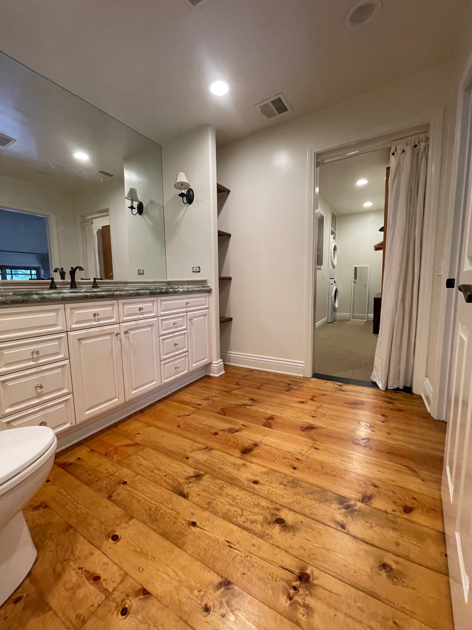 Building Photo - 754 Old Topanga Canyon Rd