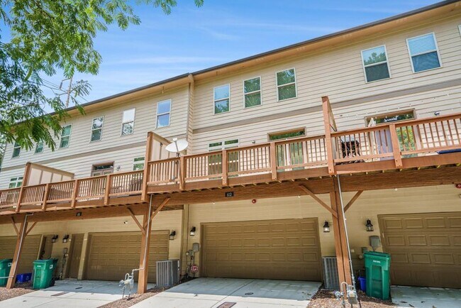 Building Photo - 612 Luckett Ct