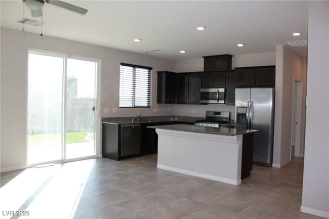 Building Photo - 7632 Bandon Cliffs St