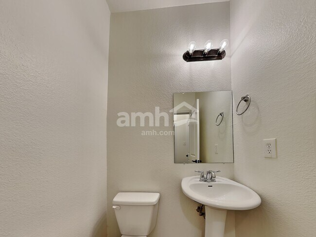 Building Photo - 1083 Carpenter Ct