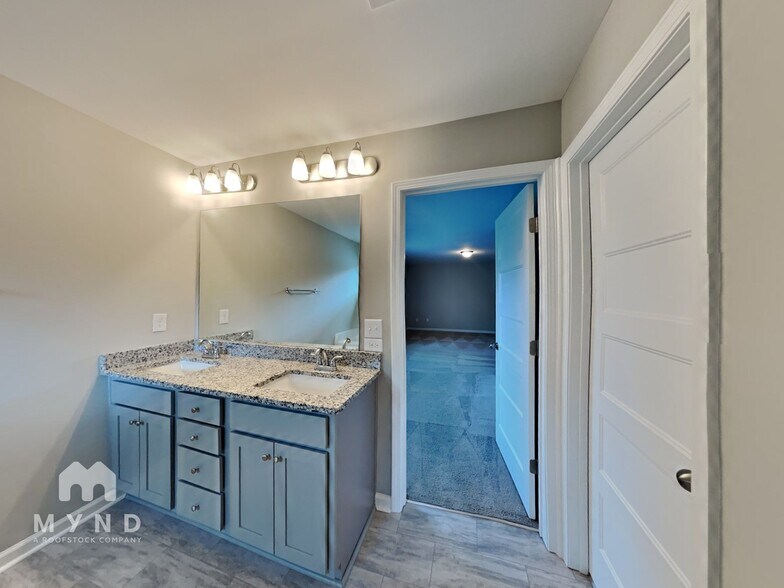 Building Photo - 386 Springwater Wy