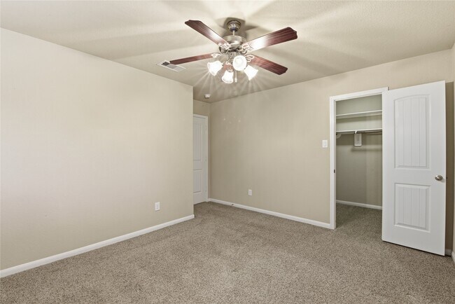 Building Photo - 114 Forest Elk Pl