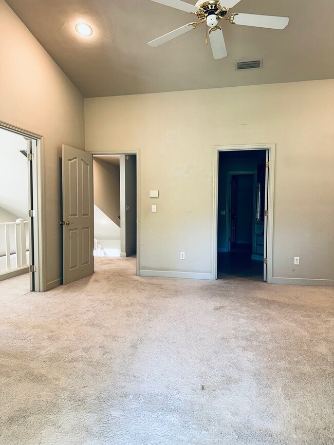 Building Photo - 10947 Palmetto Blvd