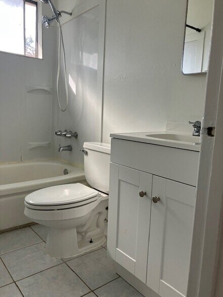 Building Photo - 5405 Morrow Dr