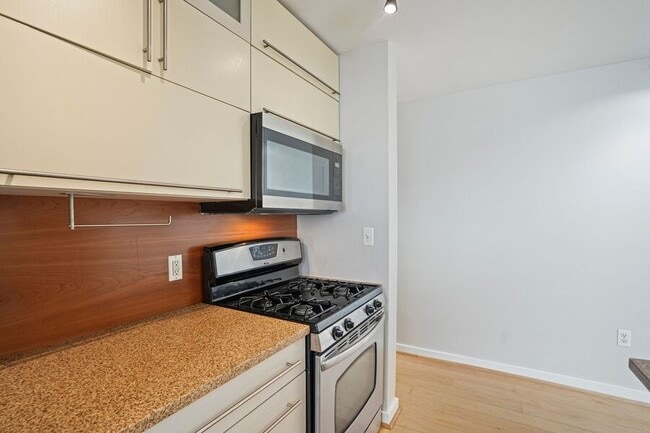 Building Photo - 1439 Chapin St NW
