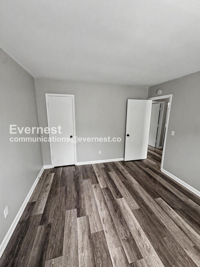 Building Photo - 1510 Marshall Ln SE