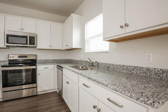 Building Photo - 111 Percheron Dr