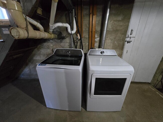 Building Photo - 107 Beech Ridge Rd