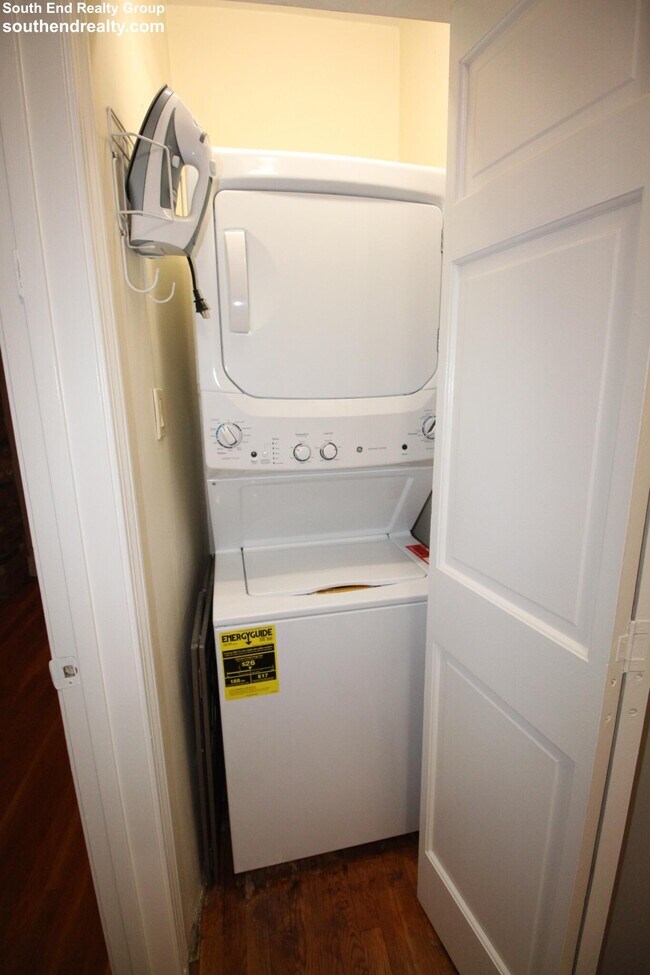 Building Photo - 11 Worcester St