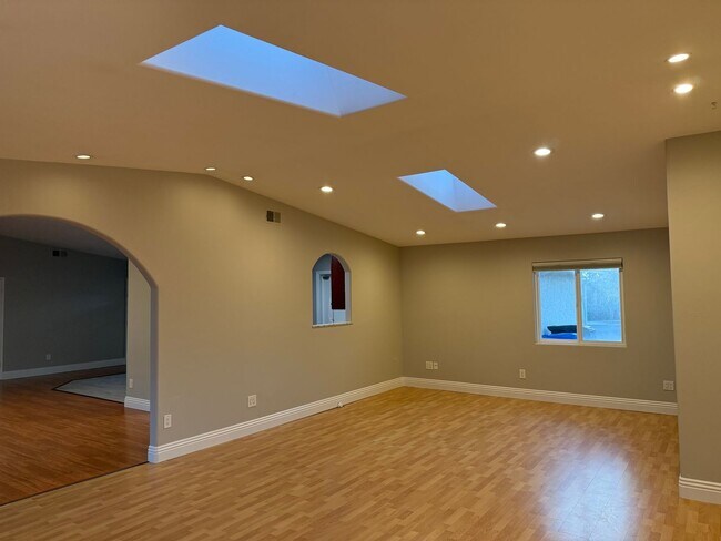 Building Photo - Beautiful Clairemont Cul-de-sac Home