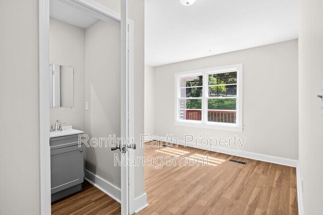 Building Photo - 3113 Pike Rd