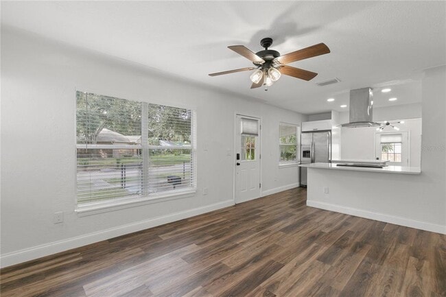 Building Photo - 4049 Iris St N