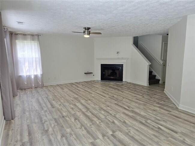 Building Photo - 517 Carrington Ct