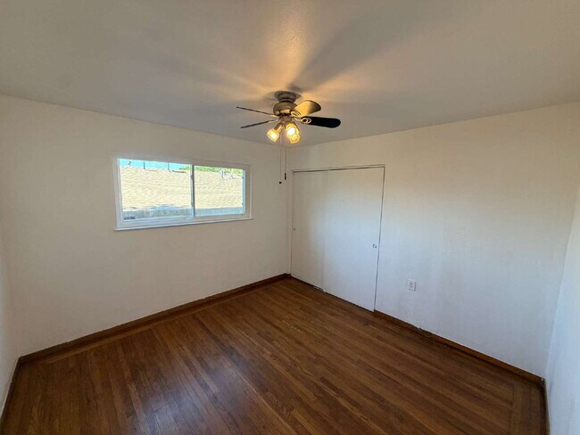 Building Photo - Charming 3-Bedroom Martinez Home with Cozy Fireplace & Spacious Living!
