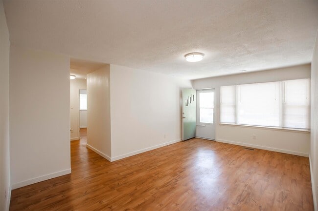 Building Photo - 1412 Hartford Rd