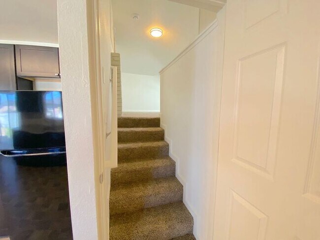 Building Photo - Like Brand New! - Single Story House in North Central Reno