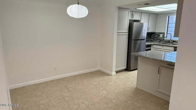 Building Photo - 925 N College Ave