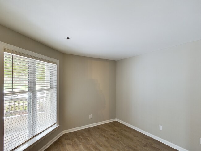 Building Photo - 1041 Wirewood Dr