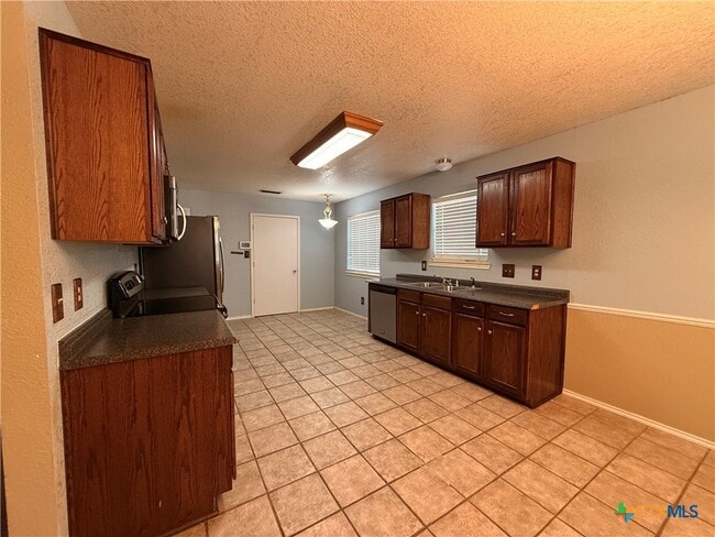 Building Photo - 1808 Sandstone Dr