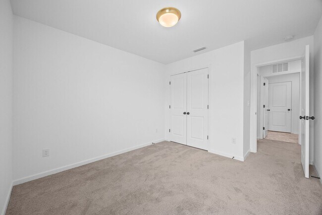 Building Photo - Stunning 3-bed, 2.5 bath townhome in Penley Place of Clover!