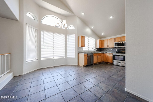 Building Photo - 2568 E Santa Rosa Dr