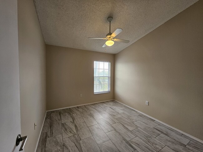 Building Photo - 13438 Fairway Glen Dr