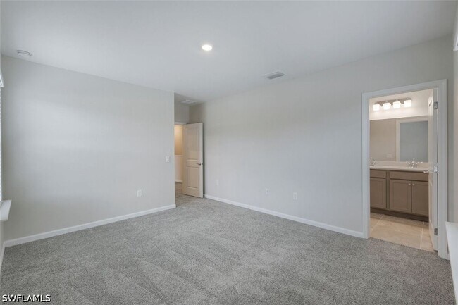 Building Photo - 27907 Radiant Ct