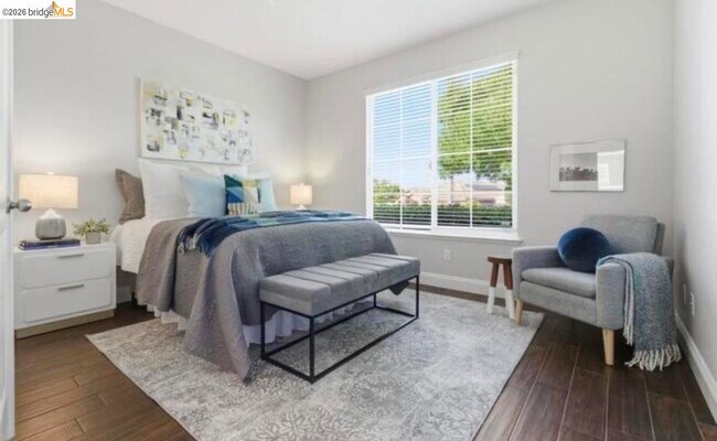 Building Photo - 3042 Barranca Dr