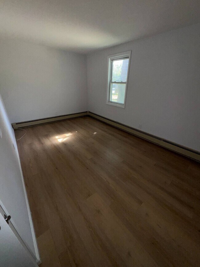 Building Photo - 80 Cedarhurst Ave