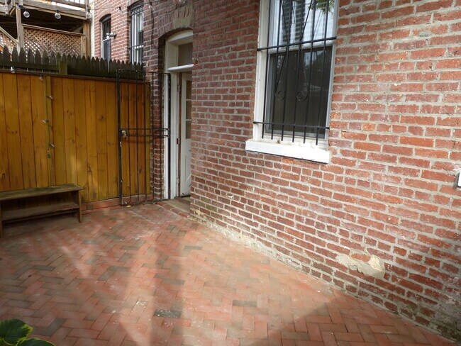 Building Photo - 14 14th St NE