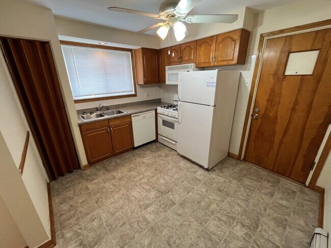 Building Photo - 1535 Bonnie Brae Pl