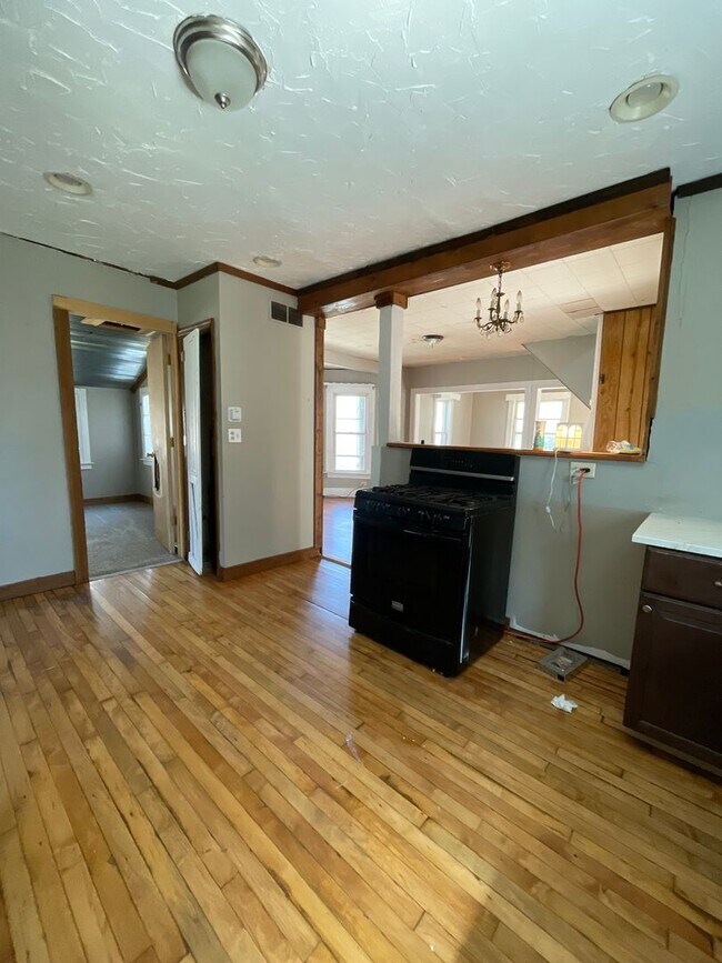 Building Photo - 209 Congress St