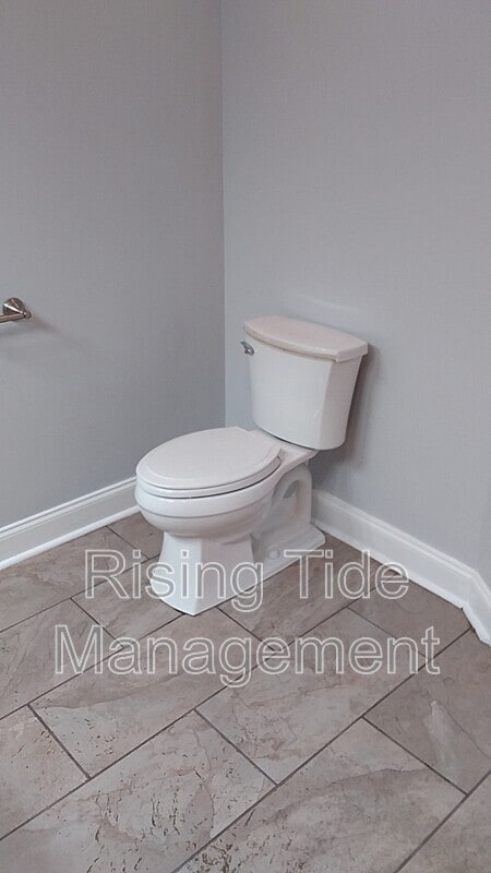 Building Photo - 5129 Highland Ave