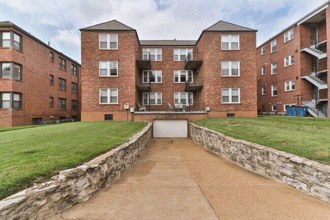 Building Photo - 7512 Cromwell Dr