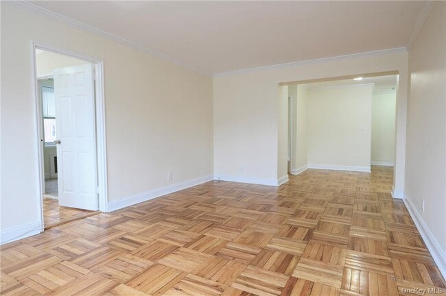Building Photo - 2 Sadore Ln
