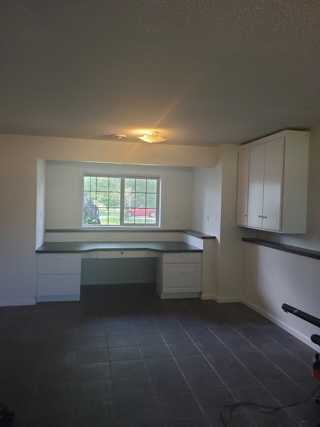 Building Photo - 1157 Atwood St S