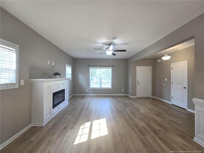 Building Photo - 7018 Summerlin Dr