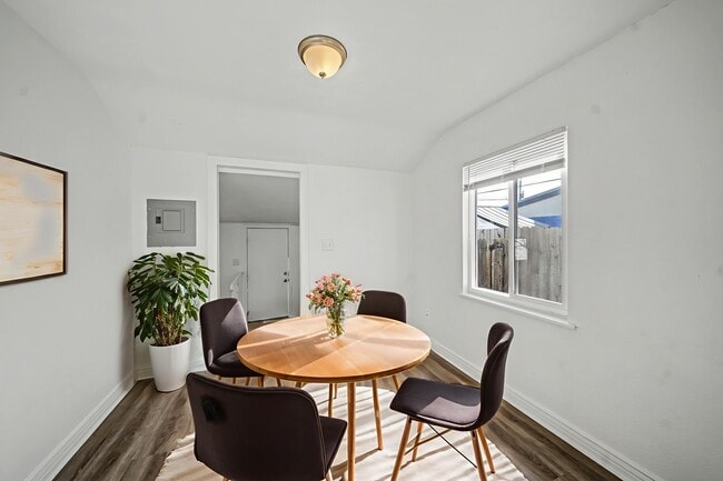 Building Photo - 1764 Oakland St