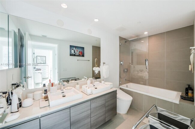 Building Photo - 1080 Brickell Ave