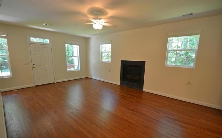 Building Photo - 5917 Sneed Dr