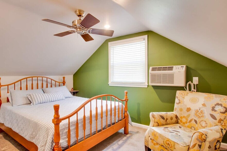 Building Photo - 42 Old Lancaster Rd